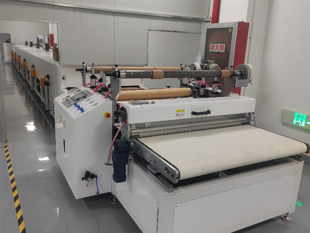 北京復合材料壓延機廠家 蘇州菱肯機械供應;