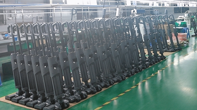 深圳熱風烘干洗地機工廠 誠意力推 銀頻智能供應