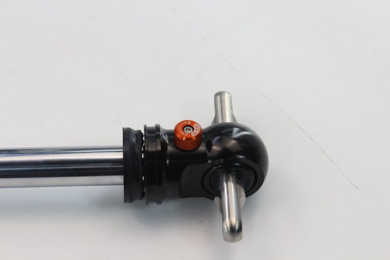 吉普牧馬人氮?dú)鉁p震器