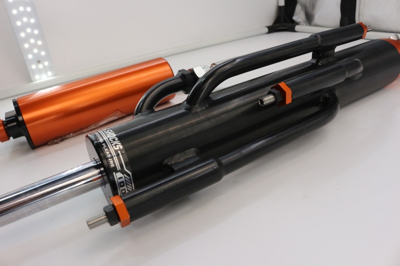 奔馳 烏尼莫克外置多通道減震器