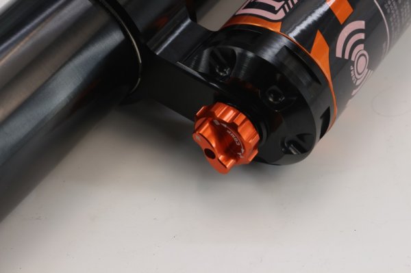 吉普牧馬人氮?dú)鉁p震器