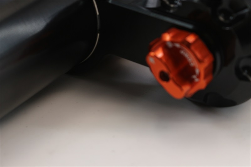 吉普牧馬人氮?dú)鉁p震器