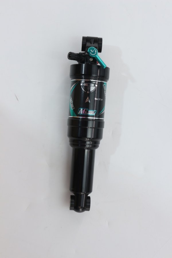 自行車(chē)軟尾后膽