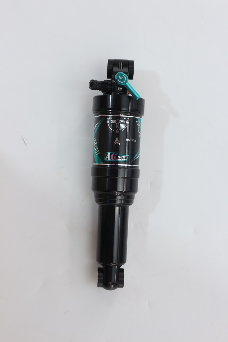 自行車(chē)軟尾后膽