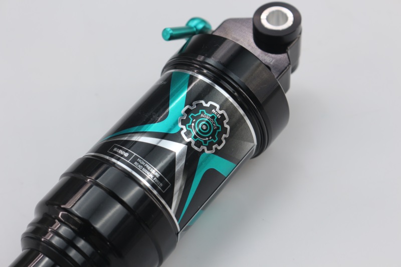 自行車(chē)軟尾后膽