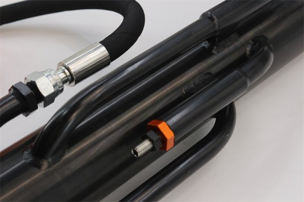 奔馳 烏尼莫克外置多通道減震器