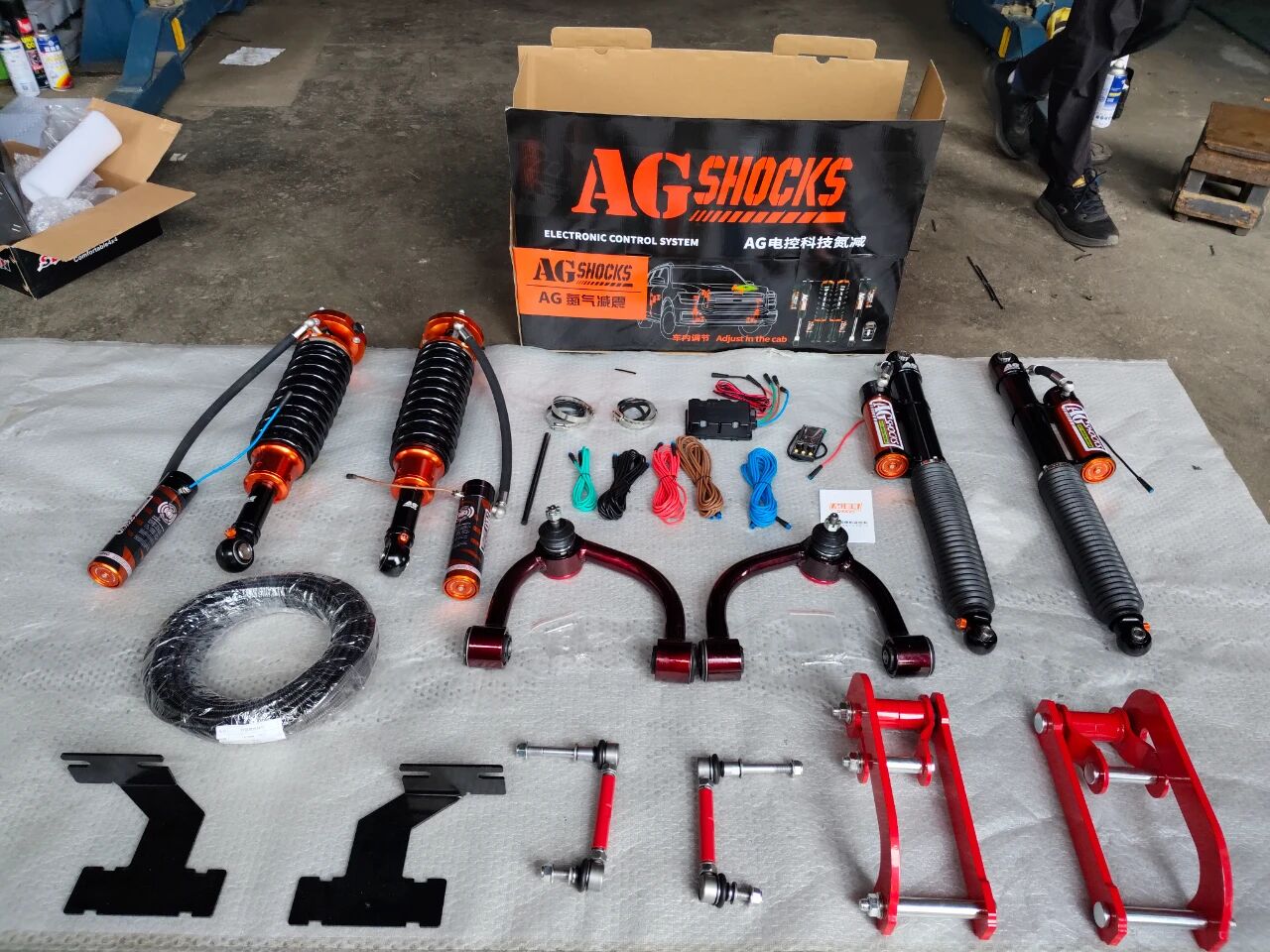 越野車(chē)減震器