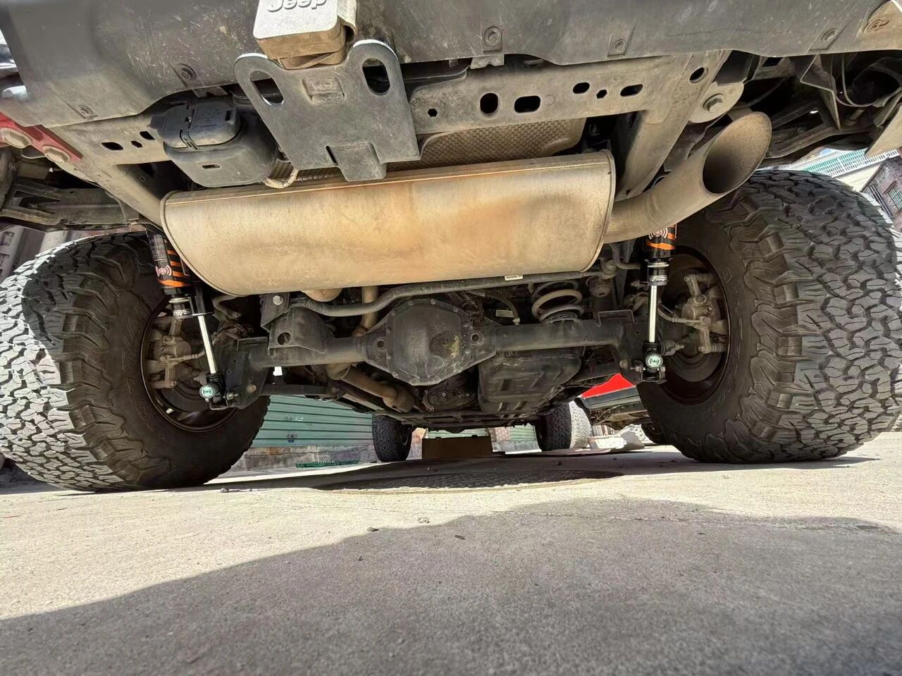 越野車(chē)減震器