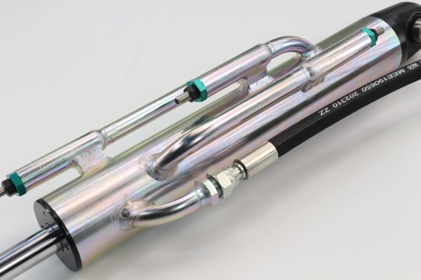 奔馳烏尼莫克房車三通道手調(diào)氮?dú)鉁p震器