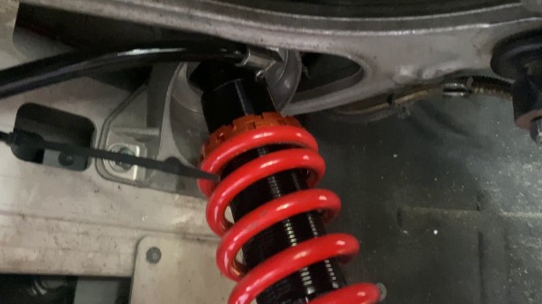 路特斯跑車改裝霸哥氮?dú)鉁p震器