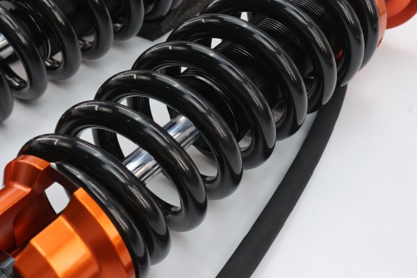 北汽BJ60增程版改裝該減震器