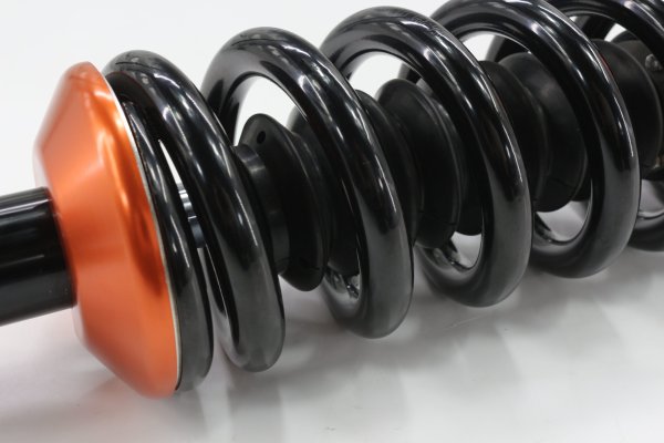 莫斯卡重型房車(chē)第二代有線電控氮?dú)鉁p震器