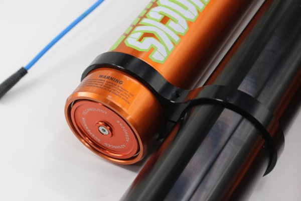 莫斯卡重型房車(chē)第二代有線電控氮?dú)鉁p震器