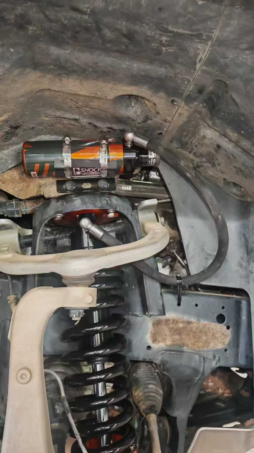 霸哥手調(diào)氮?dú)鉁p震器