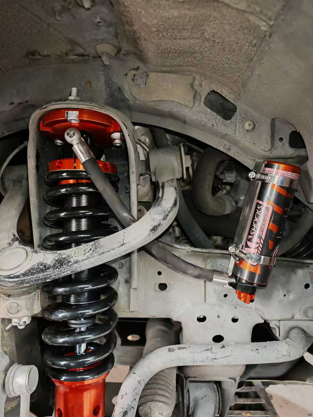 AGshocks霸哥氮?dú)鉁p震