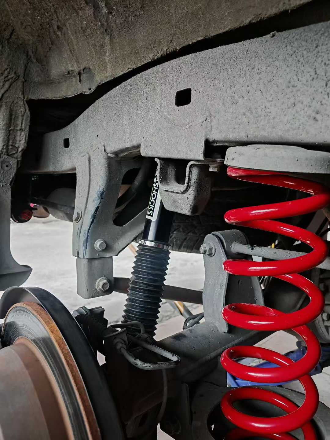 AGshocks霸哥氮?dú)鉁p震