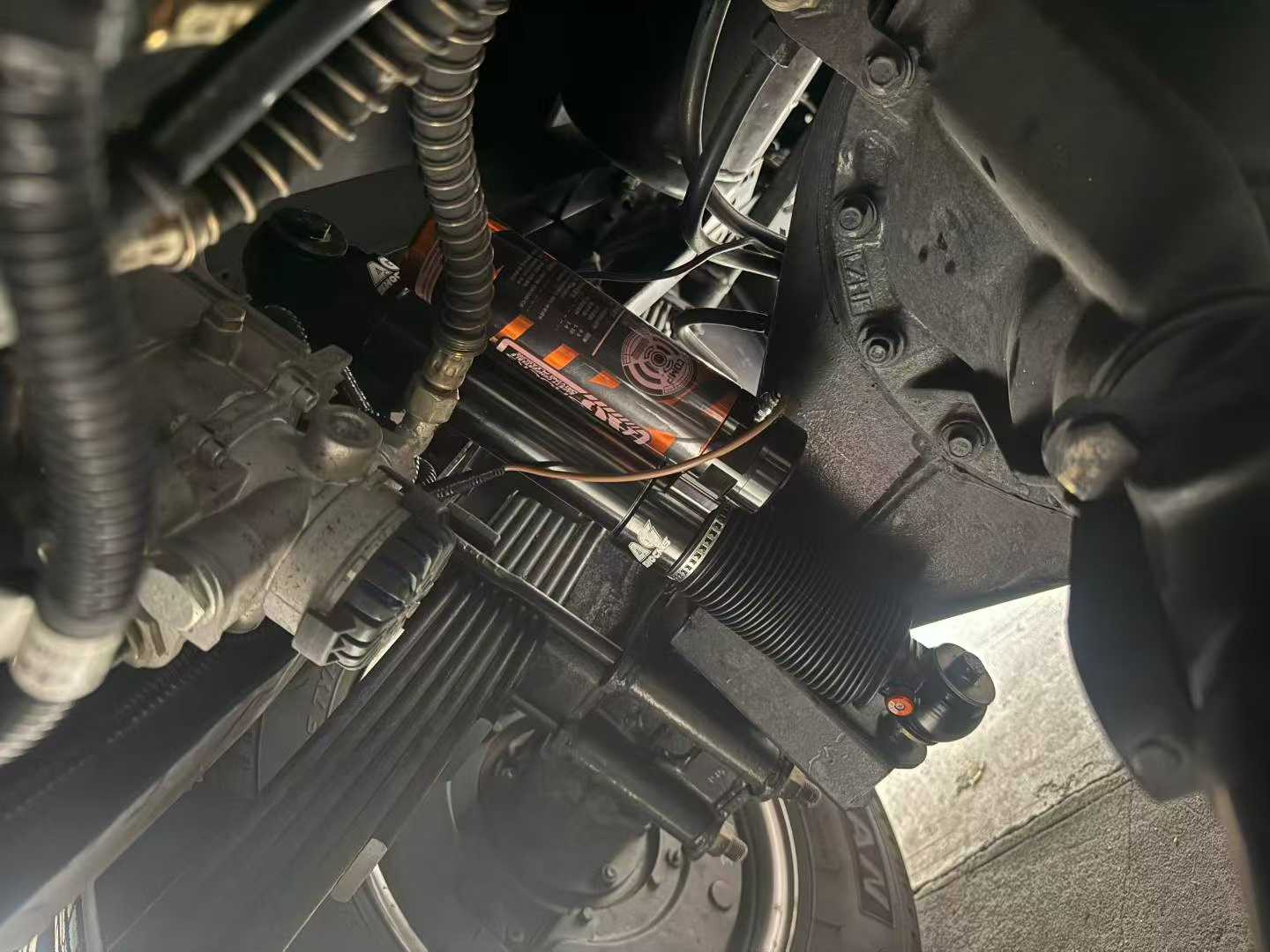 電調(diào)氮氣減震