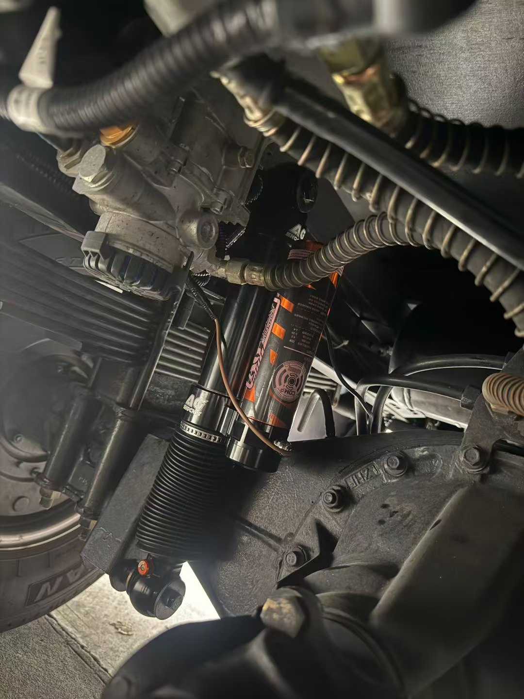 電調(diào)氮氣減震