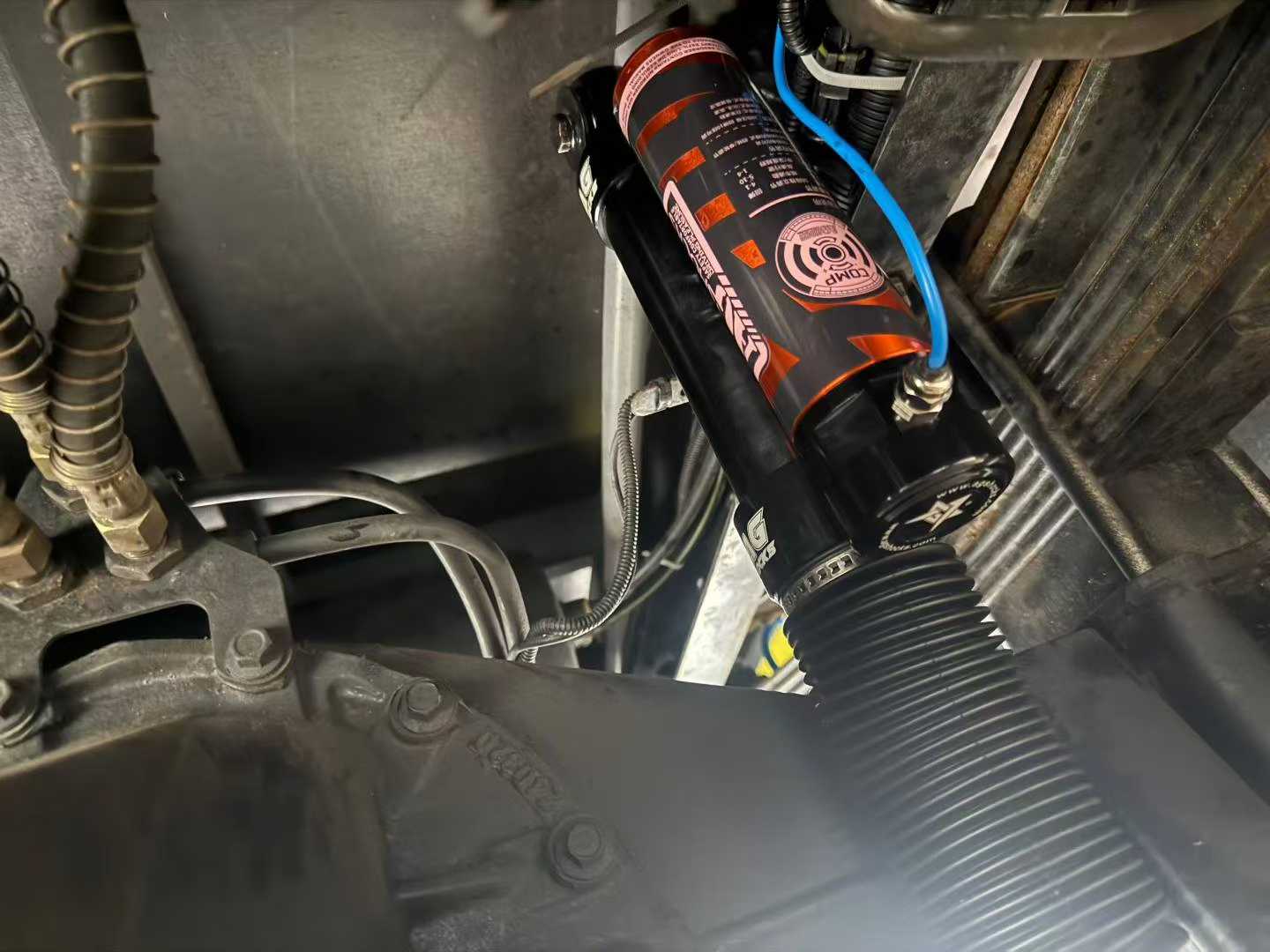 電調(diào)氮氣減震