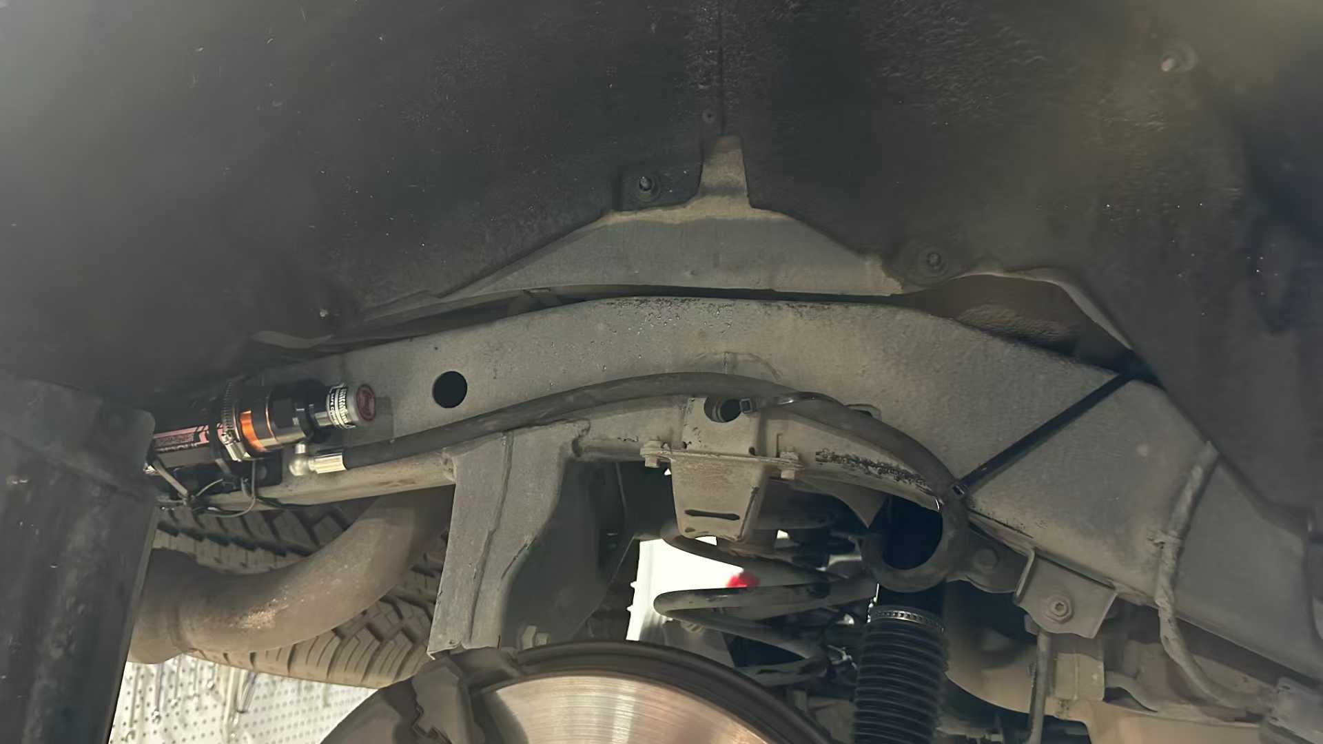 無線雙向電控氮?dú)鉁p震