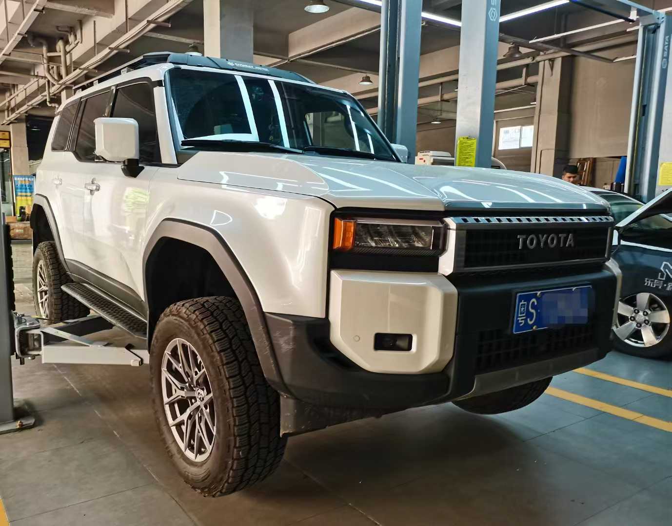 雙向調(diào)節(jié)氮?dú)鉁p震