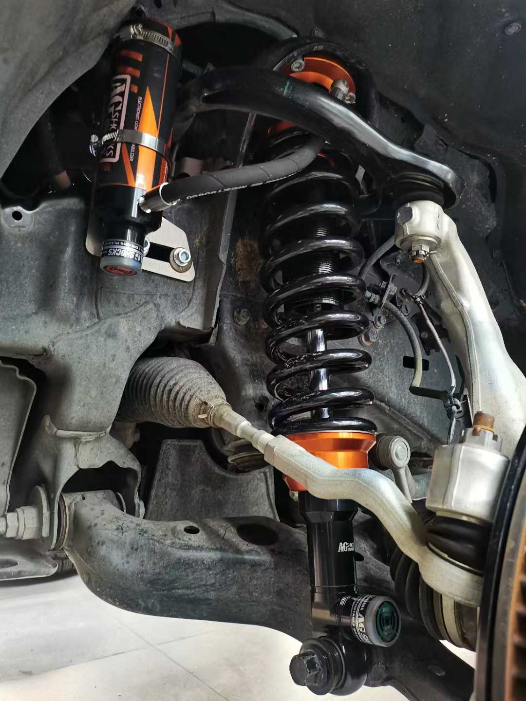 雙向調(diào)節(jié)氮?dú)鉁p震