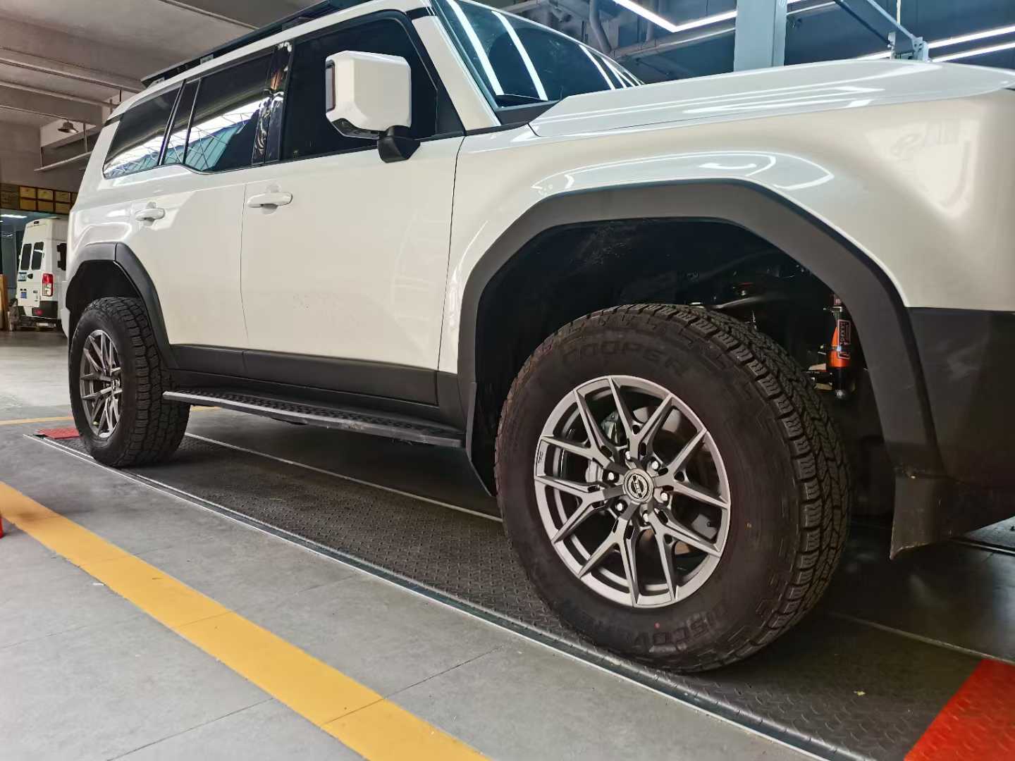 雙向調(diào)節(jié)氮?dú)鉁p震