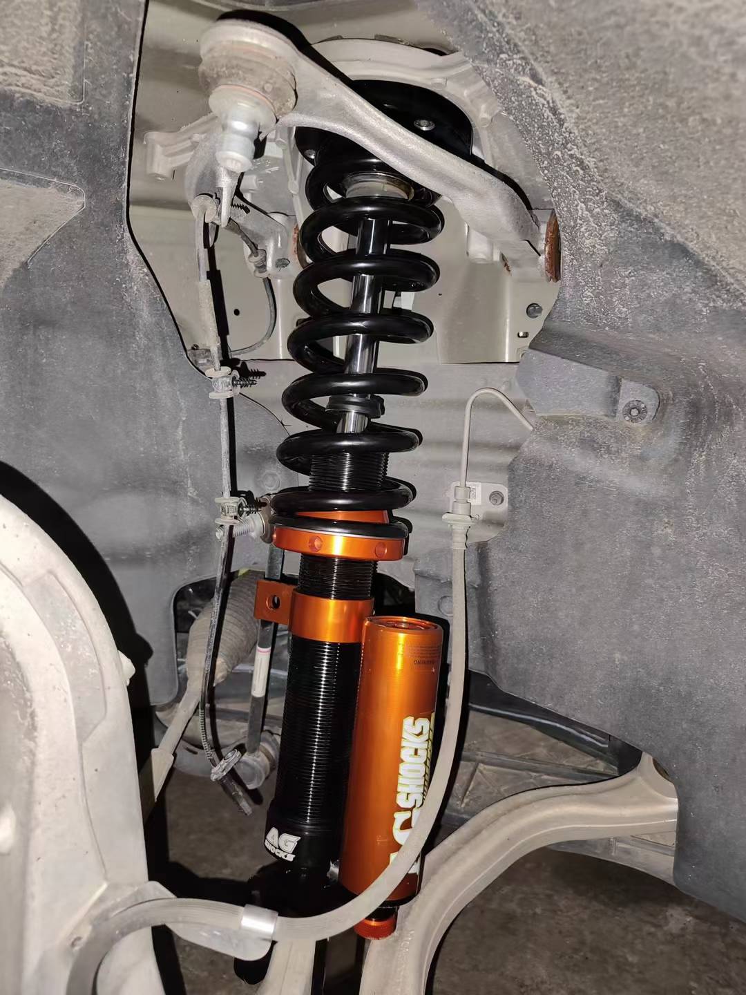 霸哥氮?dú)鉁p震器