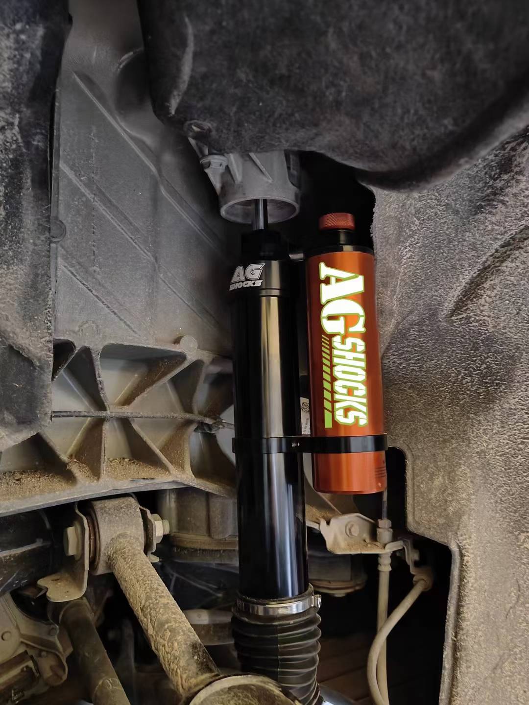 霸哥氮?dú)鉁p震器