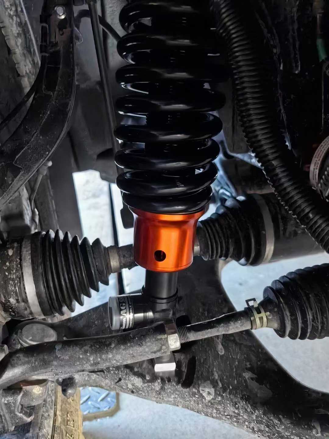 雙向調(diào)節(jié)氮氣減震