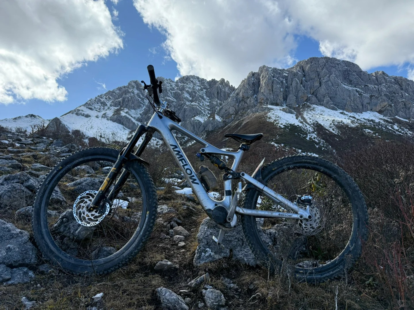 山地車氣壓避震對(duì)比分析：找到適合你的騎行選擇