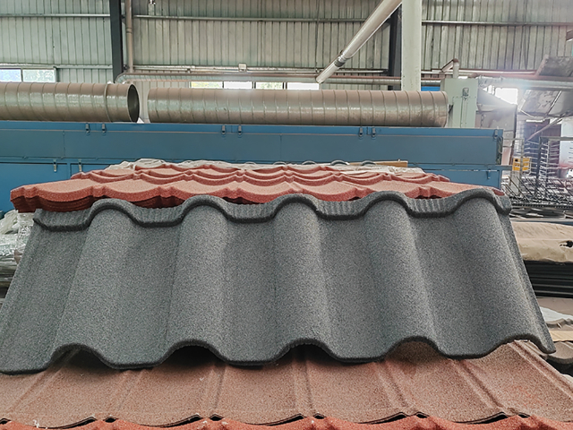 成都彩石金屬瓦批發(fā) 值得信賴 巨麥建材供應(yīng)