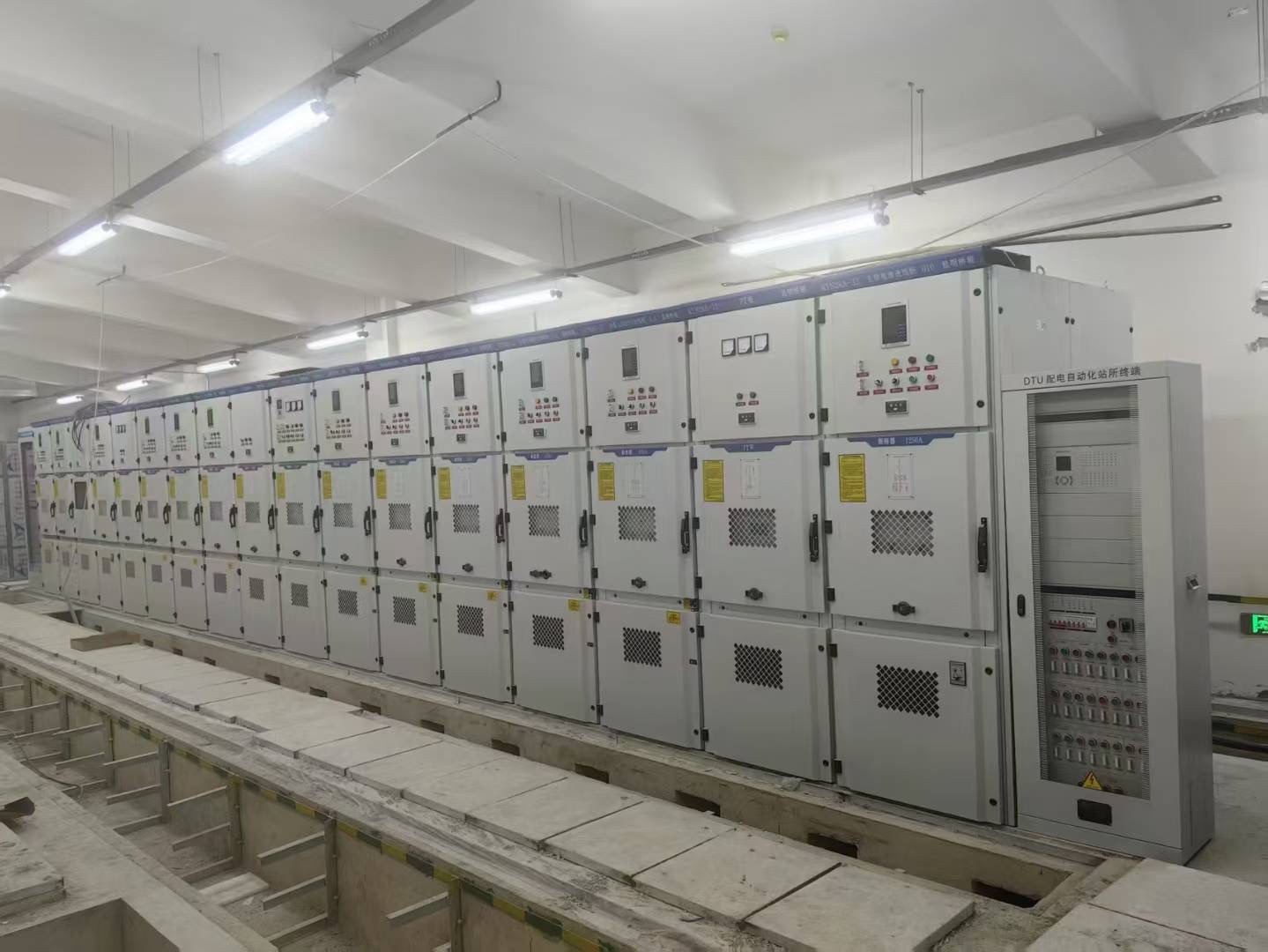 ������˫���ɡ���������10kV��繤�������Զ����ն�DTU�Լ�΢������װ��