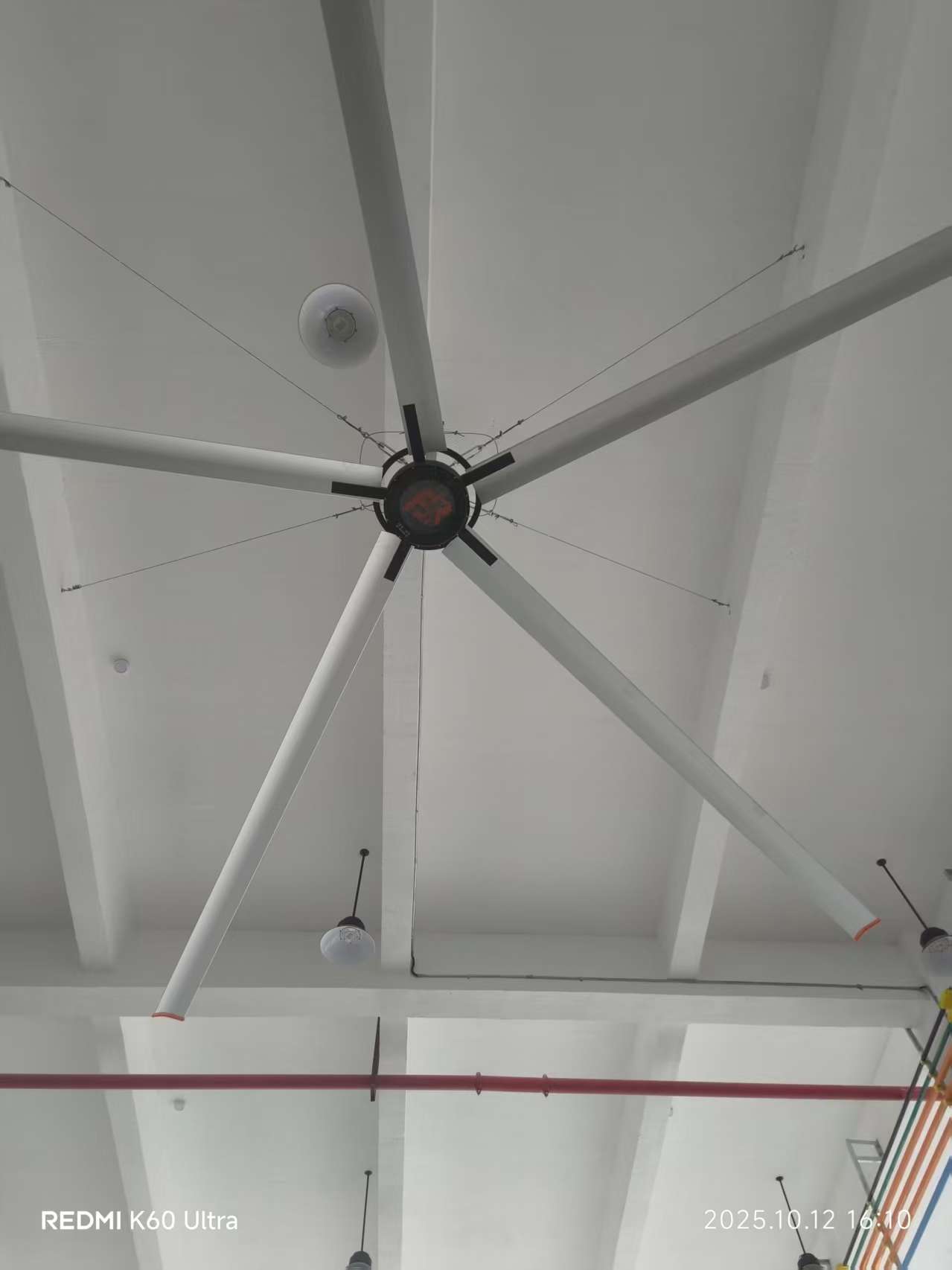 智能物聯(lián)新篇章：貝格菲恩工業(yè)風(fēng)扇靜默守護(hù)生產(chǎn)環(huán)境