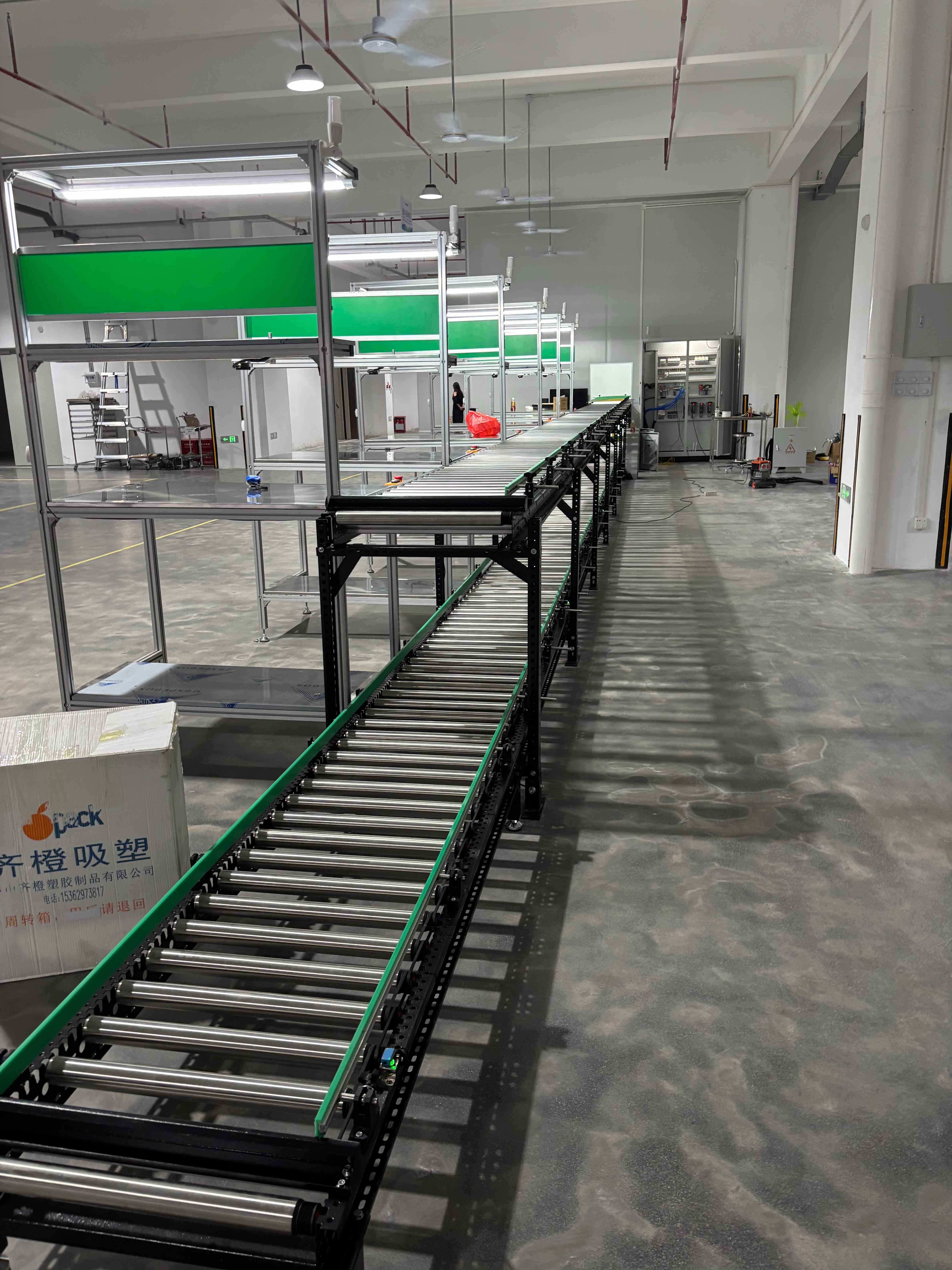 智造未来，守护纯净：奥图机电为奶瓶生产企业定制高效输送解决方案