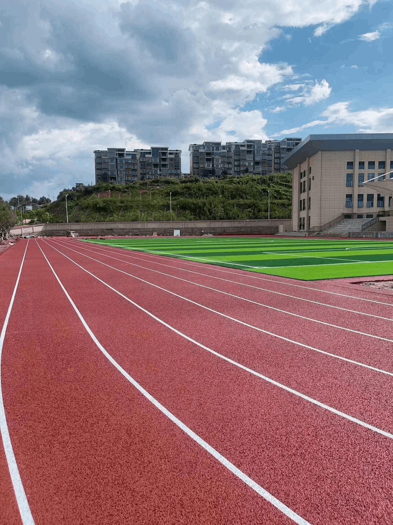 復(fù)合型塑膠跑道