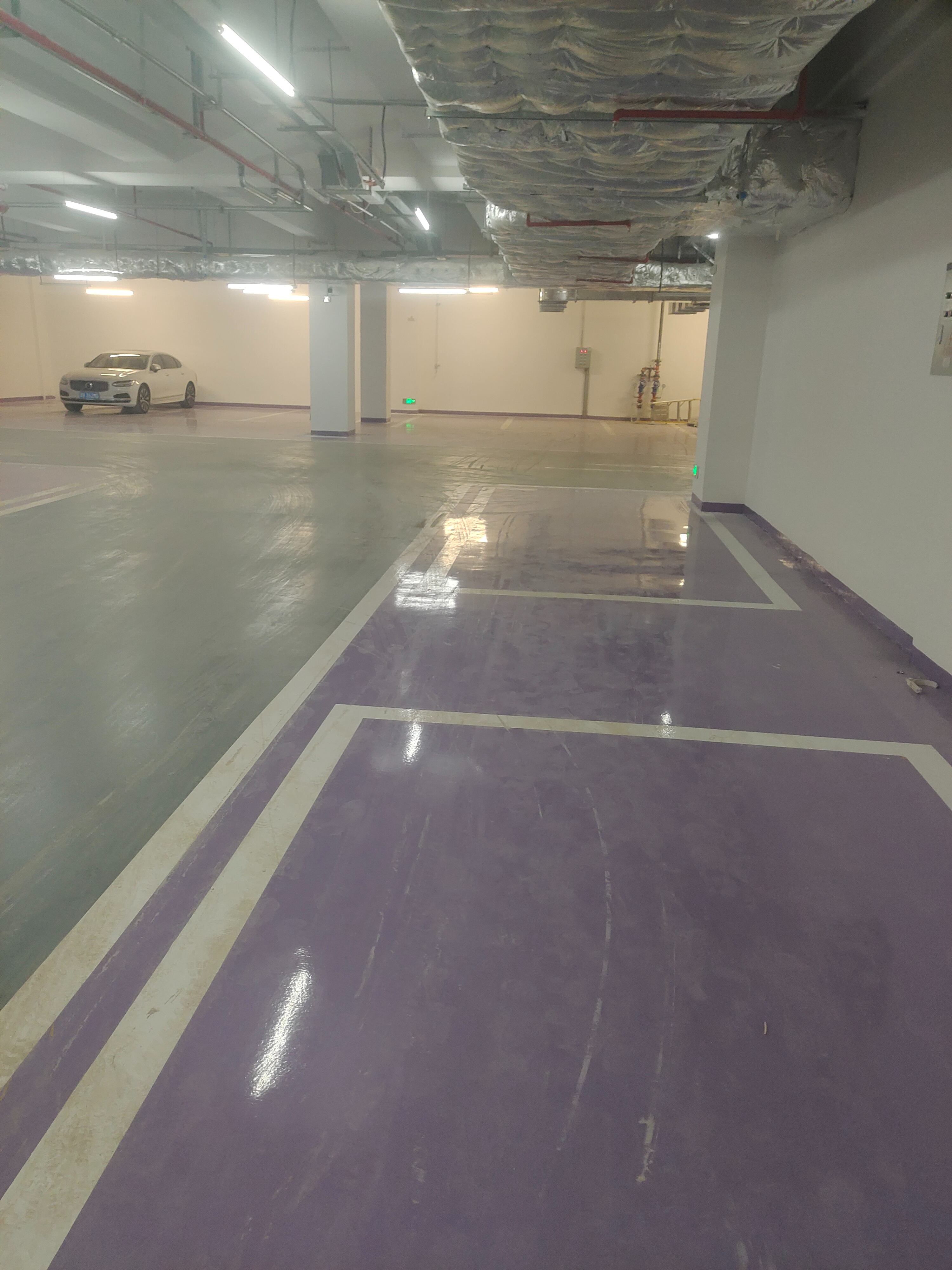 深圳龍崗學(xué)校地下車庫環(huán)氧地坪完工分享