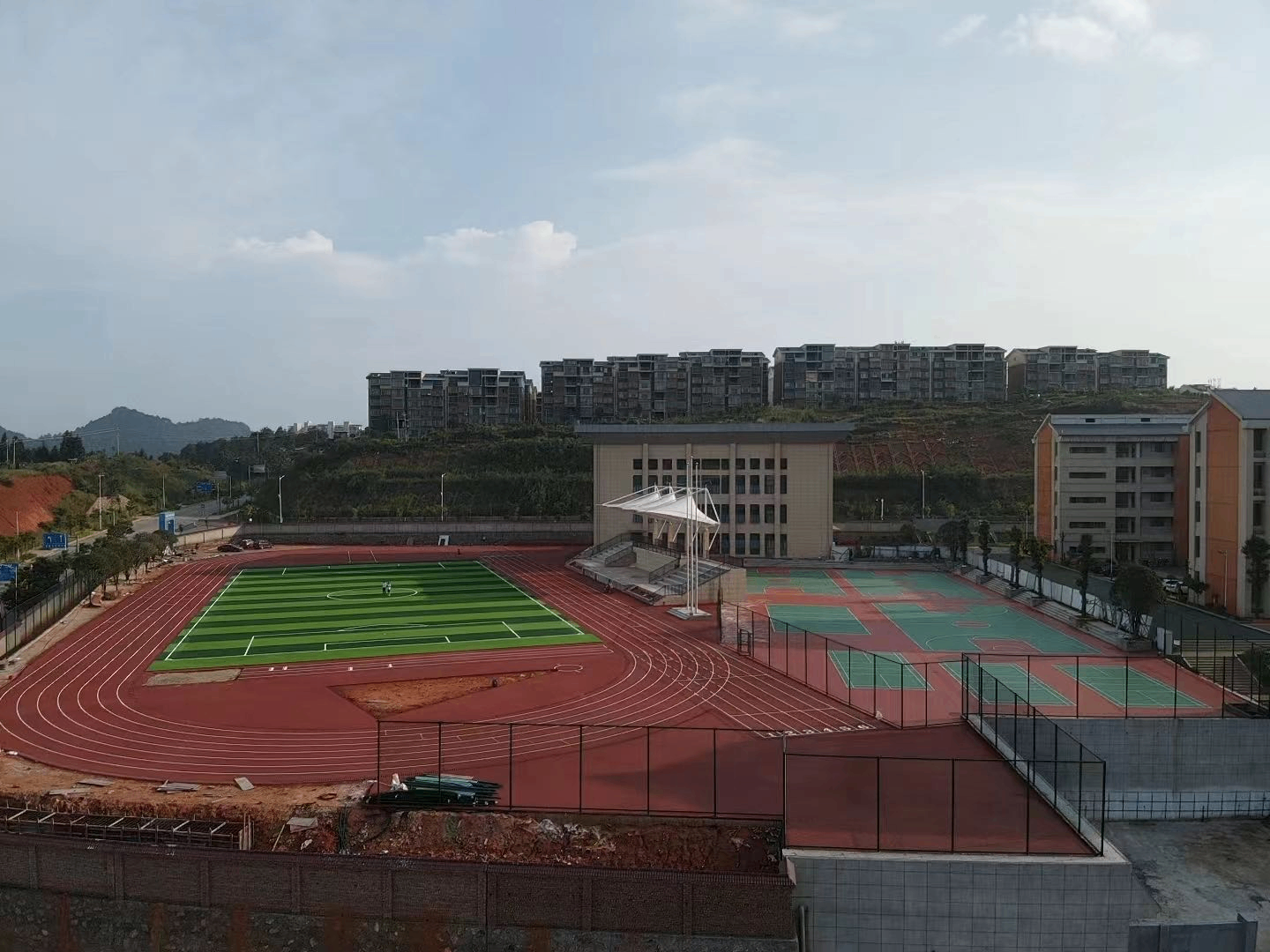 復合型塑膠跑道