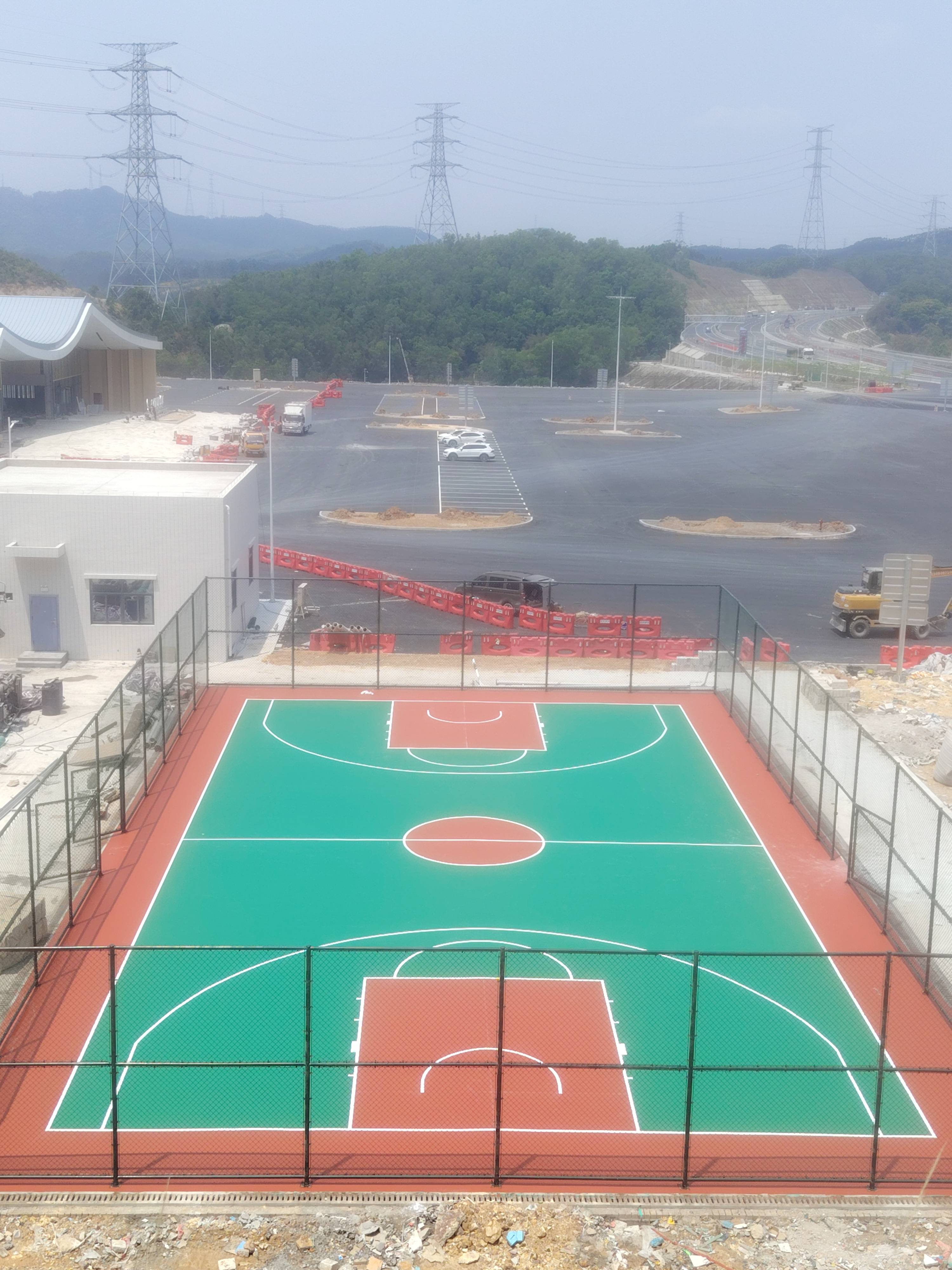惠州高新服務(wù)區(qū)硅PU籃球場完工