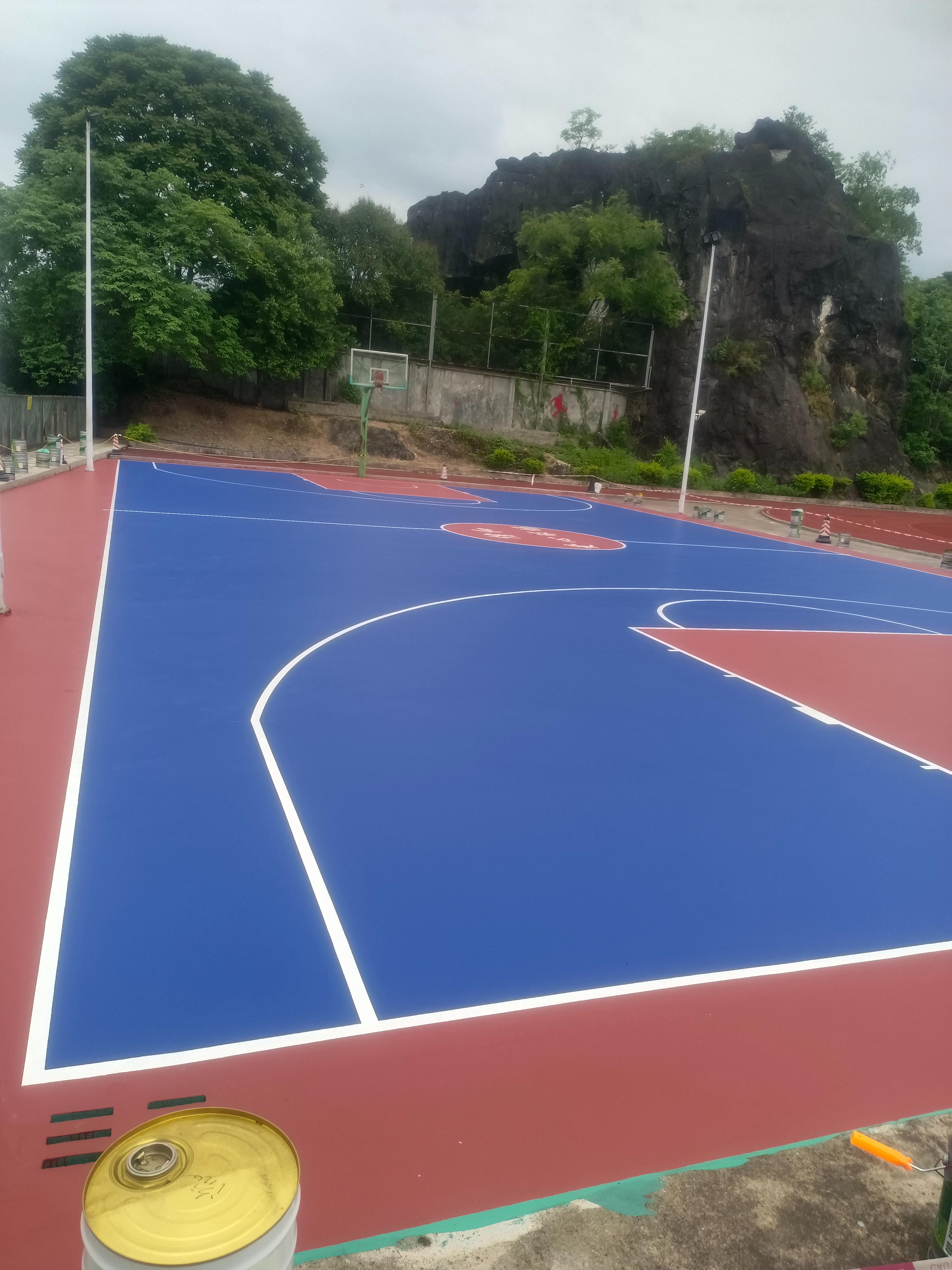 惠州龍門硅PU籃球場完工...
