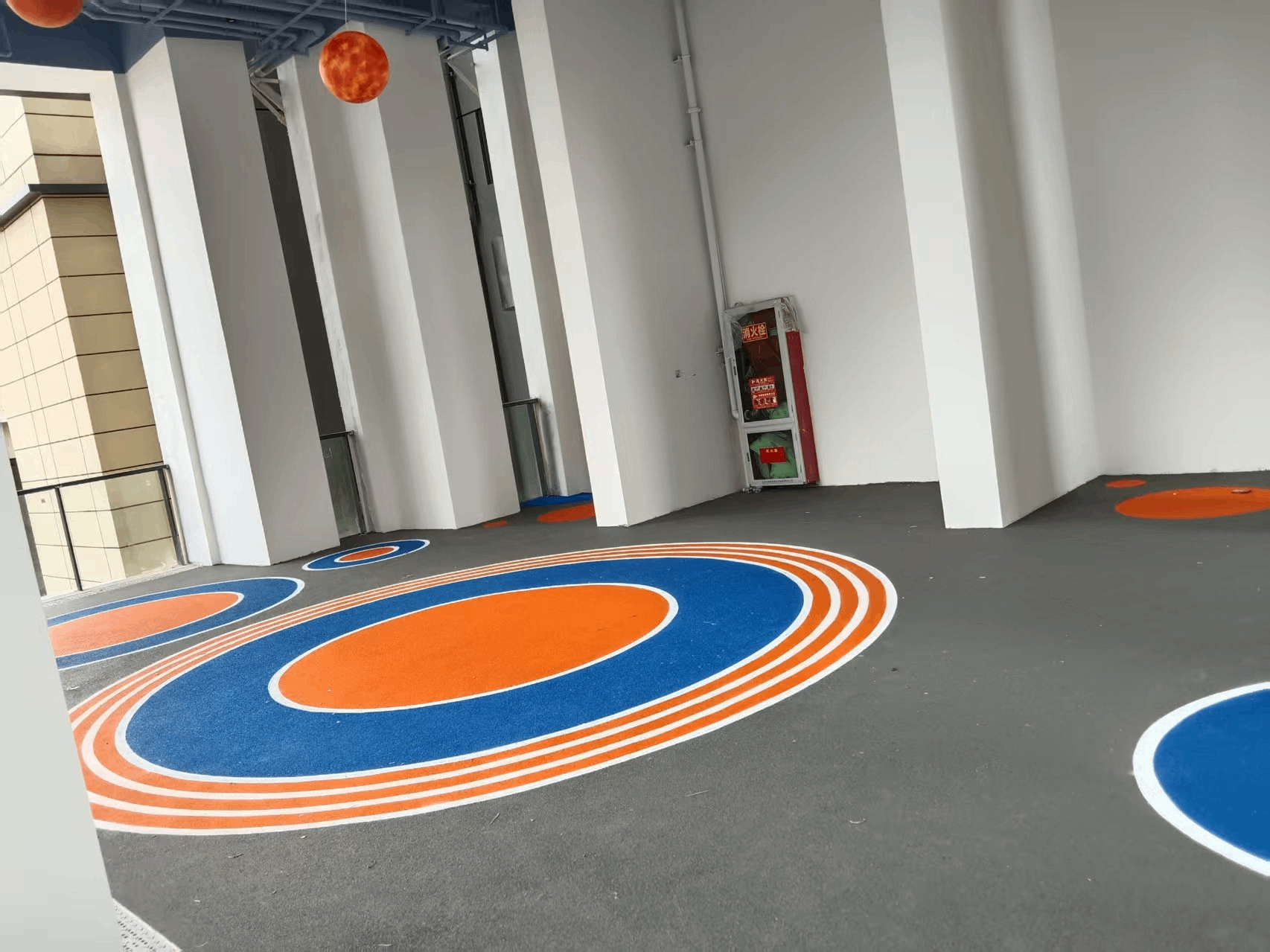 廣東深圳某小區(qū)架空層EPDM地面完工交付