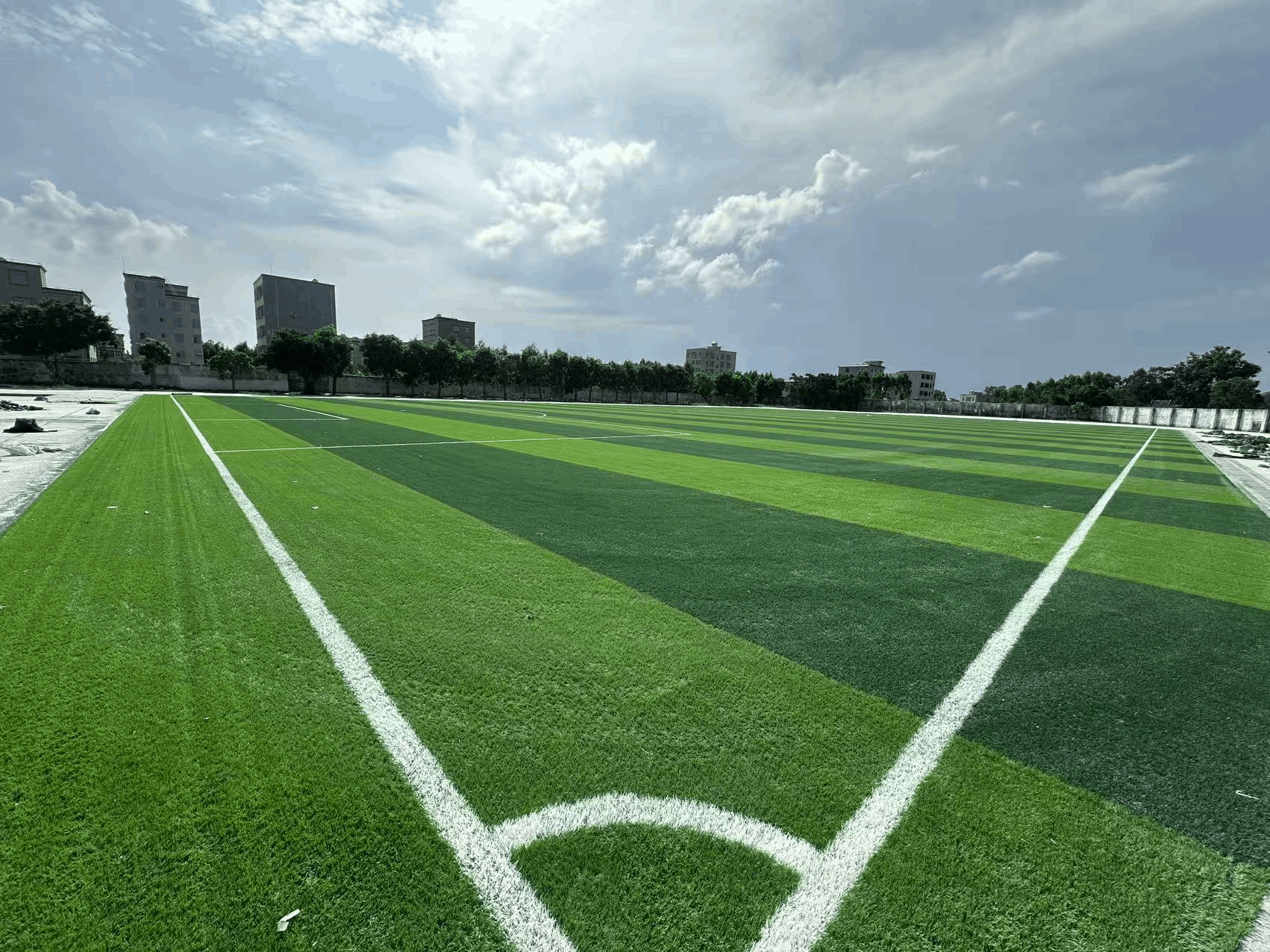 別再只比價格了！打造專業(yè)級足球場，這4大要點才是關(guān)鍵