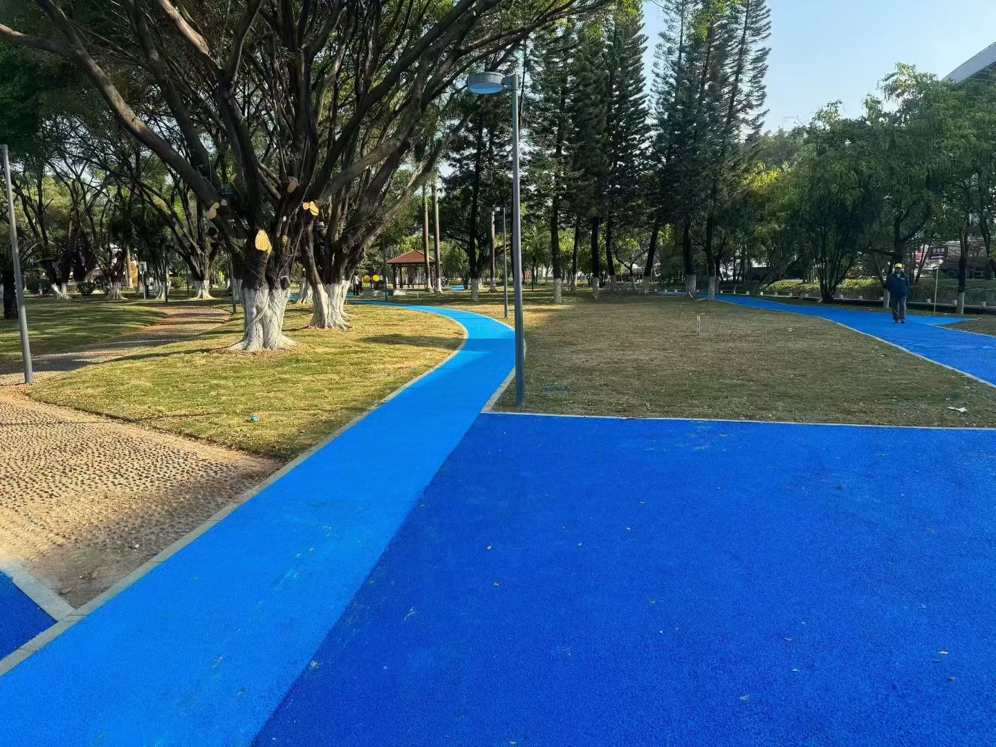 廣州市.花山鎮(zhèn) 人民廣場，瀝青改色