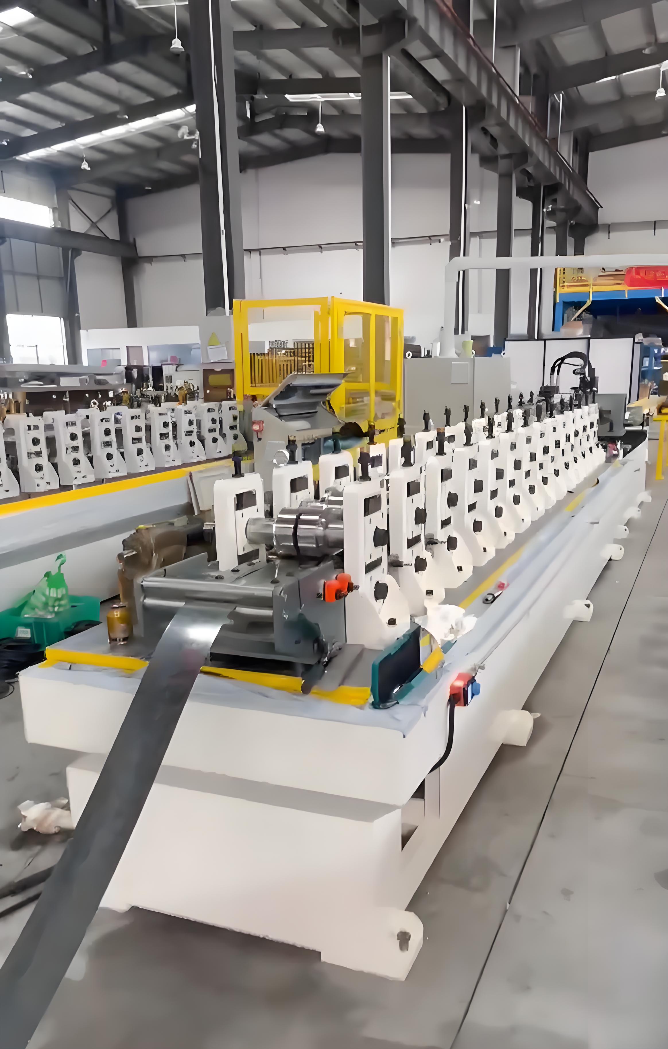 上海伺華高速U型全自動(dòng)輕鋼龍骨機(jī)