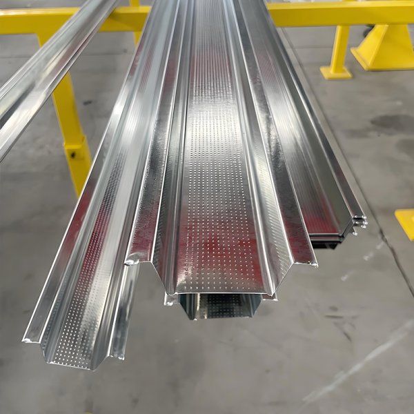 上海伺華高速U型全自動(dòng)輕鋼龍骨機(jī)