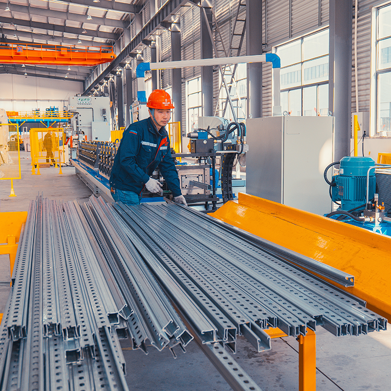 上海伺華光伏抗震支架成型機：20 年冷彎技術(shù)賦能新能源安全