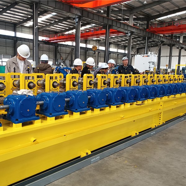 高速全自動抗震支架冷彎成型機