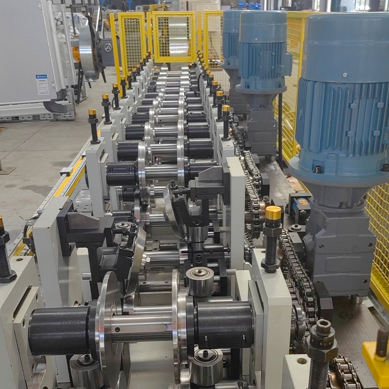 高精密C型自動變換規(guī)格成型機(jī)