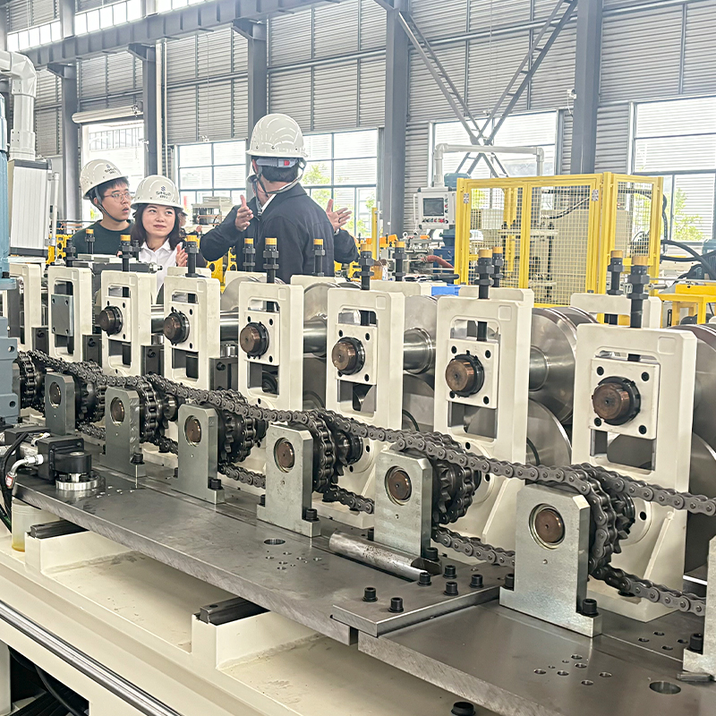 高精密C型自動變換規(guī)格成型機(jī)