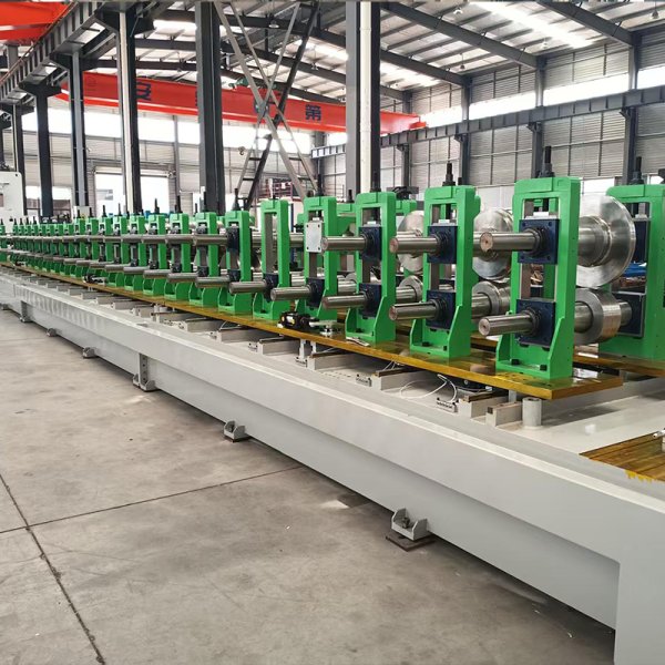 上海伺華直立倉儲貨架成型機及配套一體生產(chǎn)線